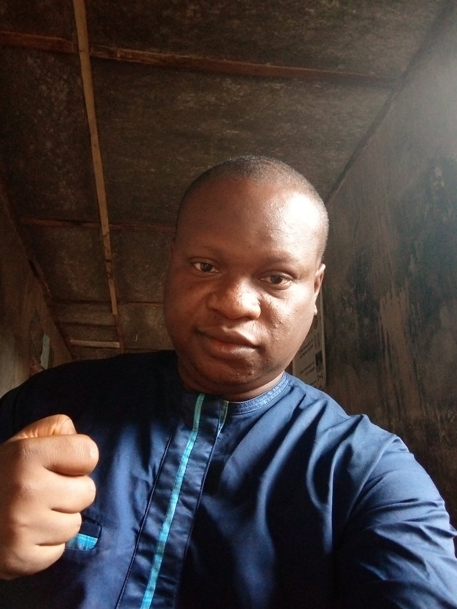 oluwoledavid12's tweet photo. Thank God!! Another feather to my gown 🥉🥈👏🙄🎖️🎖️🏆🏆🙌🎊❤️🎂🙏😍🥈 https://t.co/1lWo63AgUn