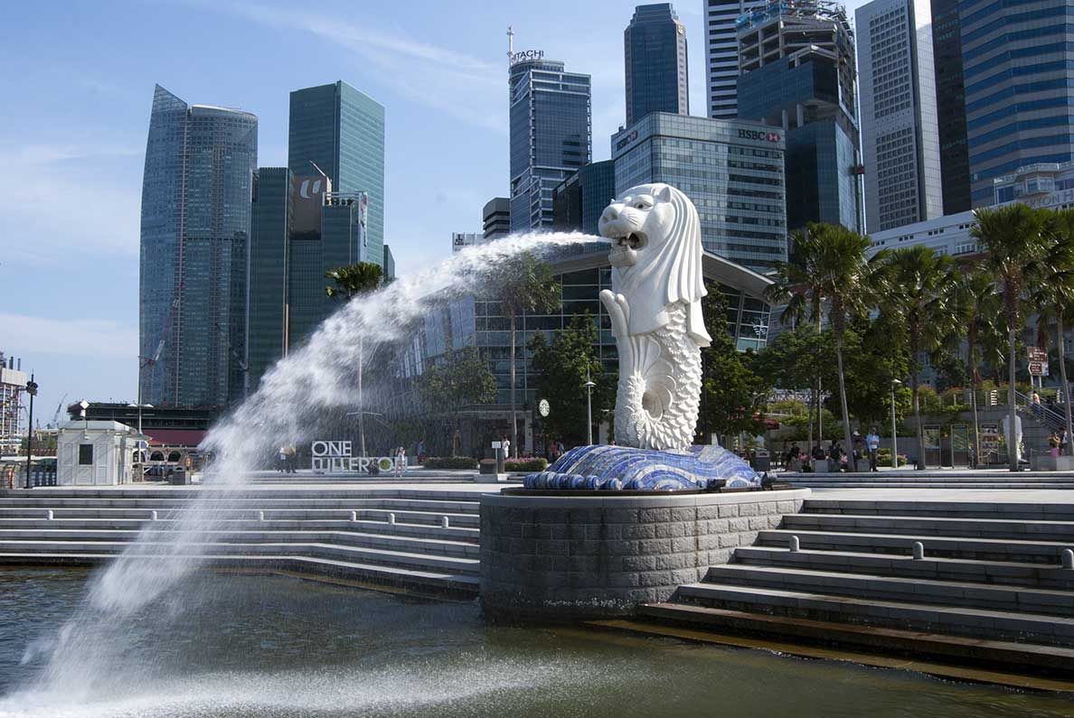 Proton Holdings Bhd kembali ke pasaran Singapura selepas lebih sedekad dengan kenderaan elektrik (EV) pertamanya, Proton e.MAS 7, yang dipamerkan untuk pratonton di The Car Expo 2025 yang berlangsung antara 3-4 Mei 2025

Akhir Mac lalu, model Proton e.MAS 7 turut membuat