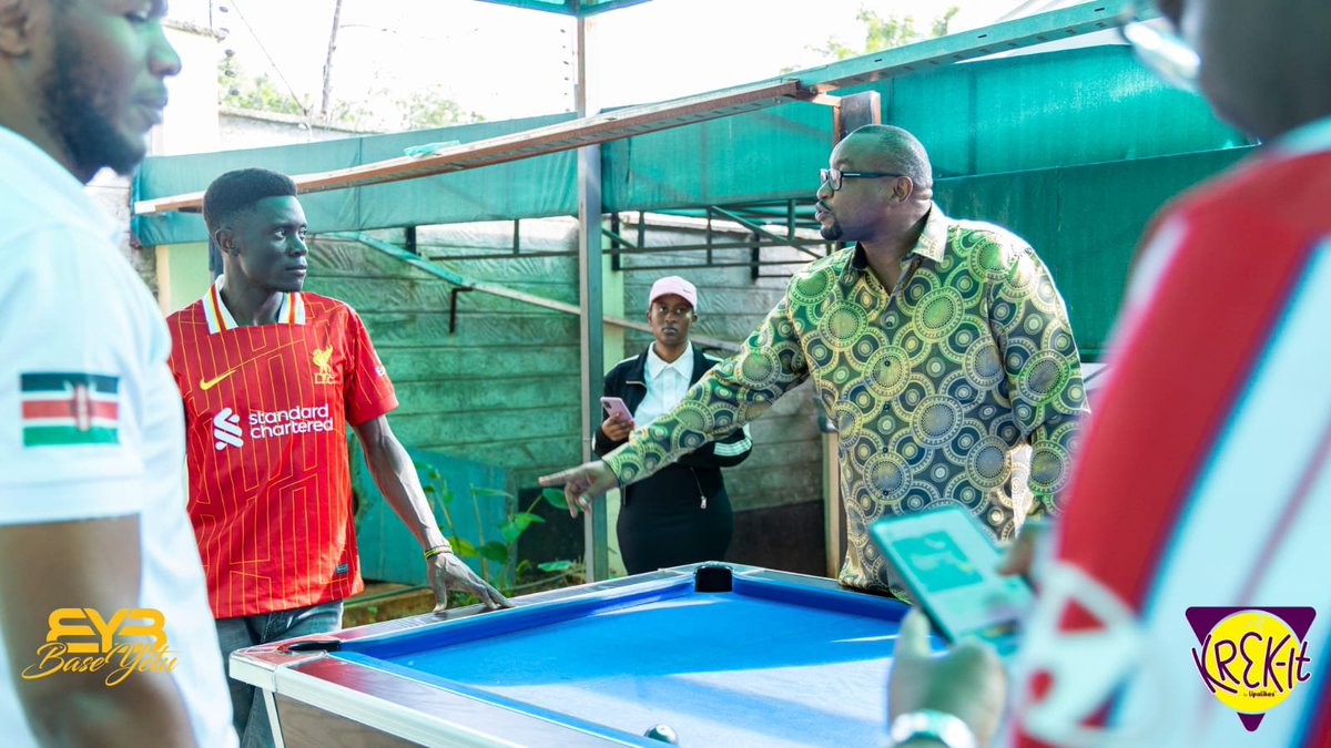Lipalikes C.E.O. Nick Mararo at the Radio 47 studios, where he explained KREKIT and demonstrated how easy and enjoyable it is to be a KREKIT winner, to the Radio 47 crew's amazement. The KREKIT FESTIVAL will go down at KICC on the 17th May; see you there for the fun and the wins!