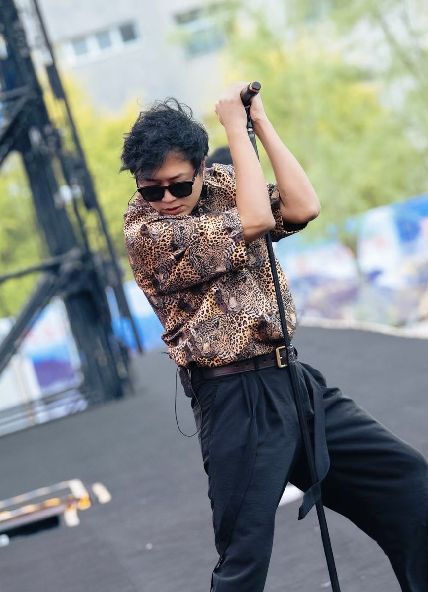 #2025银川超级音乐节 Day2圆满结束
粉丝们收图