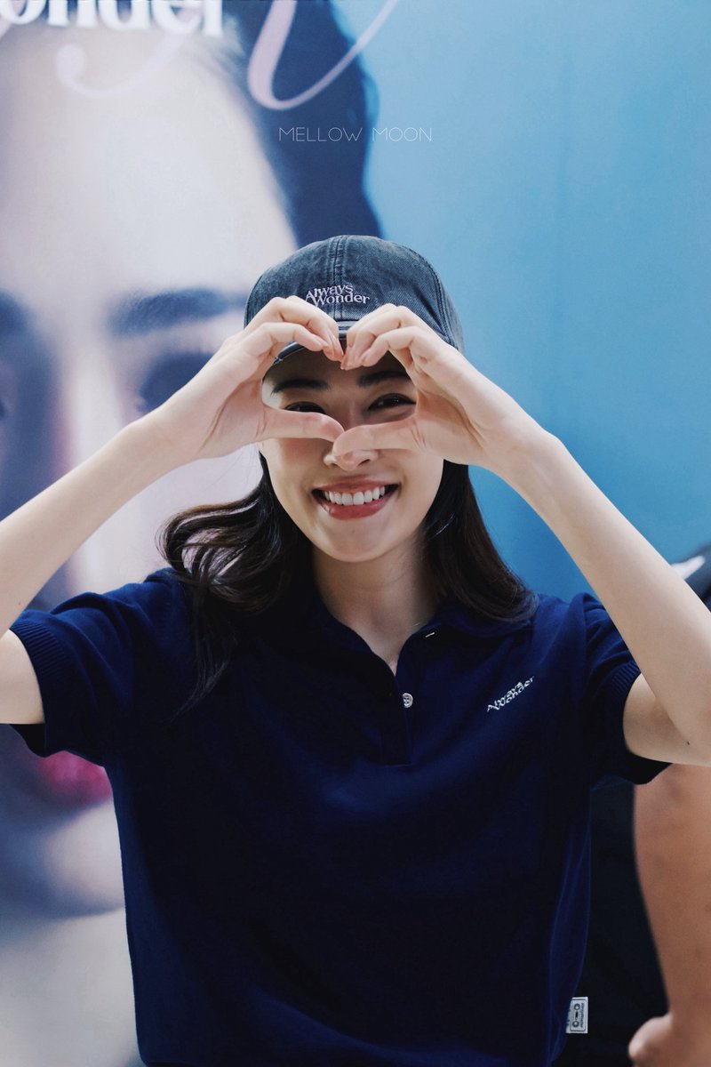 mellowmoonnn's tweet photo. take my heart away🫶🏻

CEO 00K POP UP STORE
#AlwaysWonderAtSiamParagon 
#linglingkwong #หลิงหลิงคอง https://t.co/M638YbPKK1