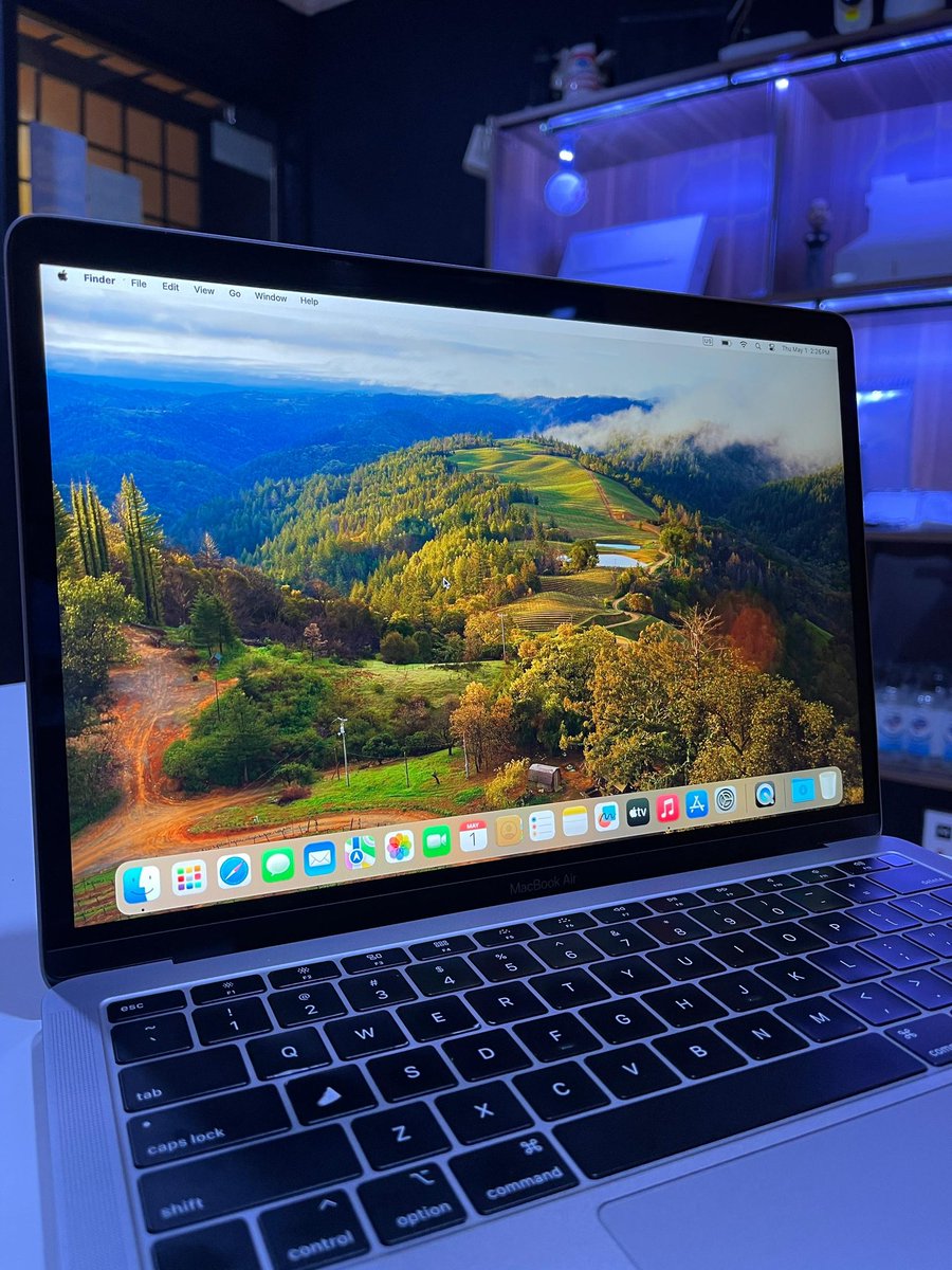 mecnotestudio's tweet photo. WTS MacBook 13inch (2019)

spec:
Intel i5
8gb ram
SSD 128gb

price
RM1950

meetup
Mecnote Sri gombak
for any question can WhatsApp us on
010-8025651 https://t.co/mM18h7ChoF