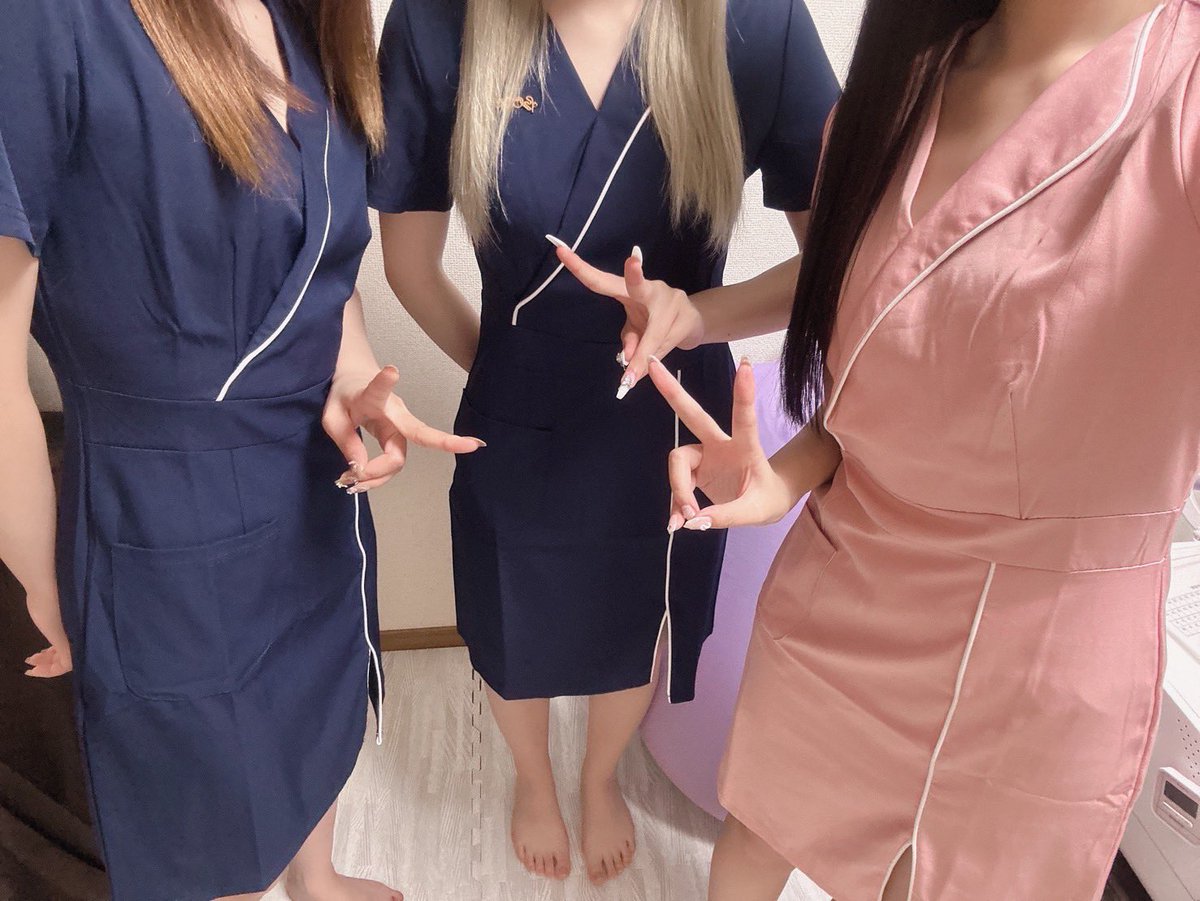 みおんです。

今日は、池袋ルーム16:00から20:00で🈳あります！

夏に向けて🍌の脱毛とVIOケアを応援します！プライベート空間で、2人っきりで丁寧に磨きあげます💕

写真は、先日秋葉原ルームでのトリプルセラピストコースご利用時のものです。新人ちゃん2人とパシャリ📸

メンズ脱毛　VIO脱毛