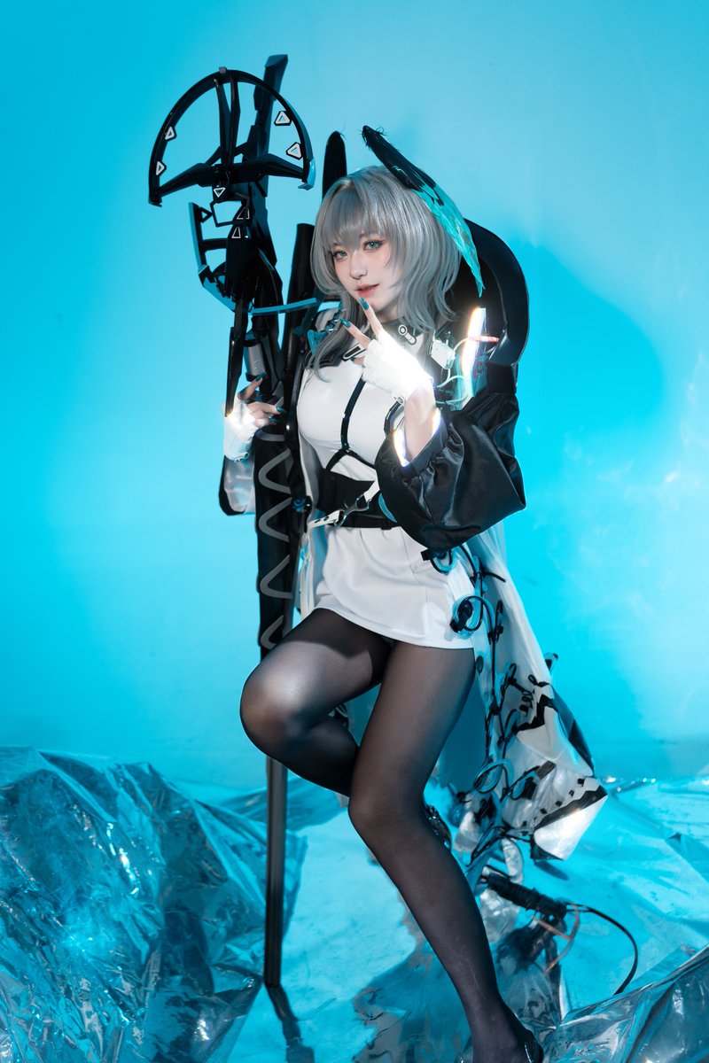 手机里有一款龙卷风对单的游戏

#アークナイツ #明日方舟 #Arknights #cosplay