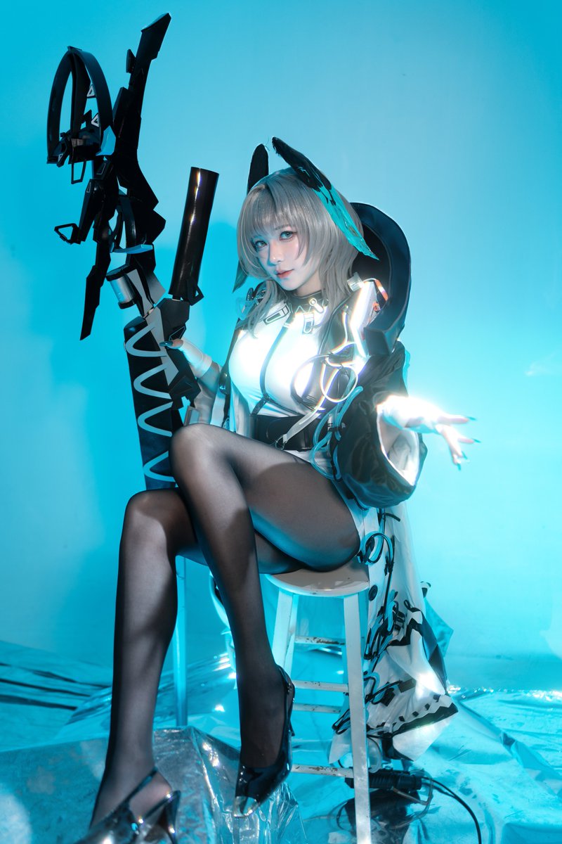 手机里有一款龙卷风对单的游戏

#アークナイツ #明日方舟 #Arknights #cosplay https://t.co/RylcIX6CQF