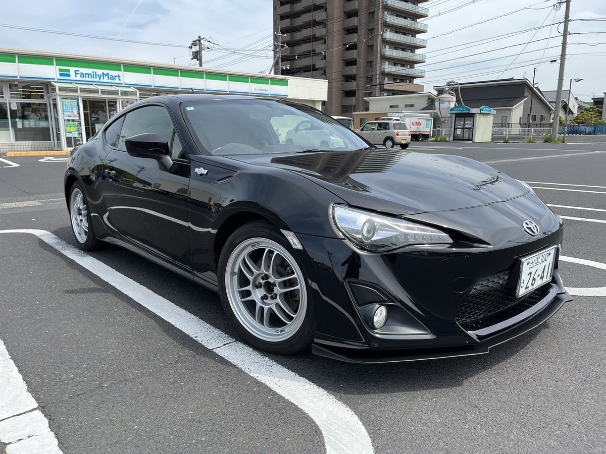 OVERLEV_AW11's tweet photo. てなわけで、念願のENKEI RPF1履かせちゃったぜ
日和って純正サイズにしたからツラとか甘々だけど、これで無理の無い範囲での理想のスタイルになって、大満足。 https://t.co/Ae7Zy6tv3K