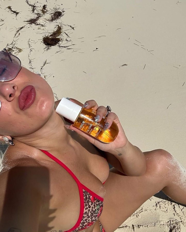 GqKZe5RaUAAgCHp?format=jpg&name=900x900