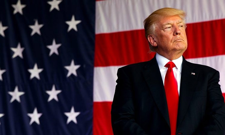 ⬛"Trump Annuncia Possibili Contratti Commerciali Questa Settimana, Ma Rimane Vago sui Dettagli"