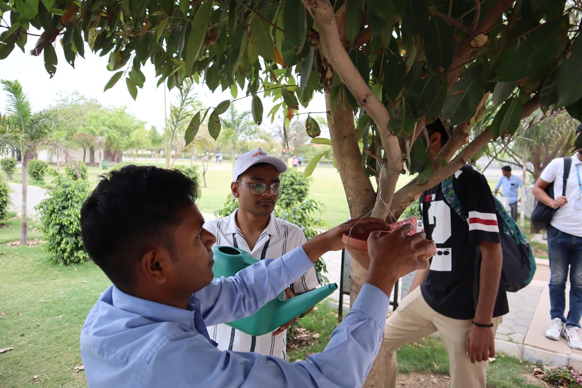 NssRajasthan's tweet image. #BeCompassionate #परिंडाअभियान #NSS volunteers, St.Xaviours PG College Jaipur @mybharatgov @_NSSIndia @RajCMO @DrPremBairwa @Ra_THORe @mansukhmandviya @YASMinistry