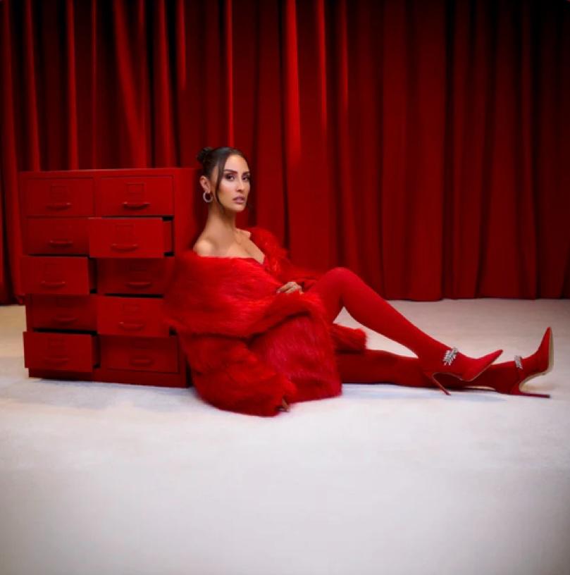 muziksetii's tweet image. Hande Ünsal'ın dokuz şarkıdan oluşan ilk stüdyo albümü #Halim 9 Mayıs'ta yayında! 💜 @benhandeunsal