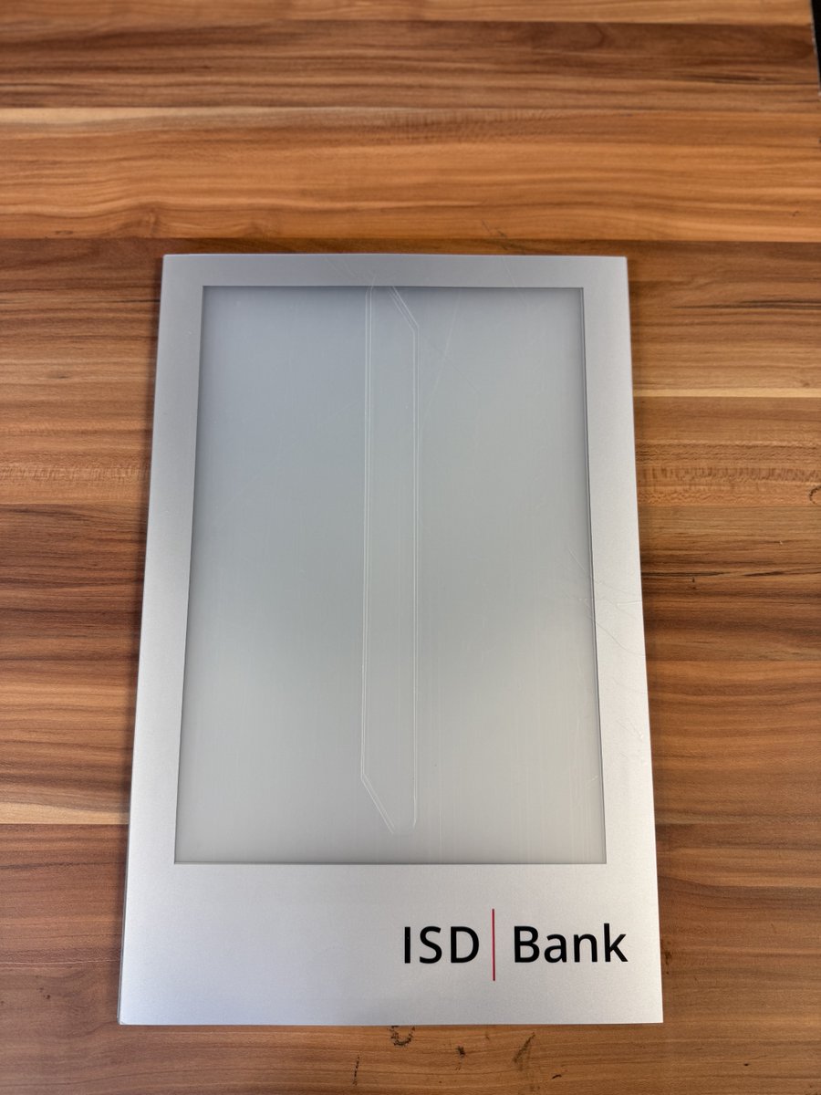 VISIONE_GmbH's tweet image. VISI pocket with Quick Insert – smart, practical, and adhesive!
 The cut-out on the back allows quick and easy insertion from the top – no hooks or eyelets needed!
 Perfect for clean and flexible labeling. 🗂️✨
#SmartLabeling #Preisauszeichnung #Analog #Hafttasche