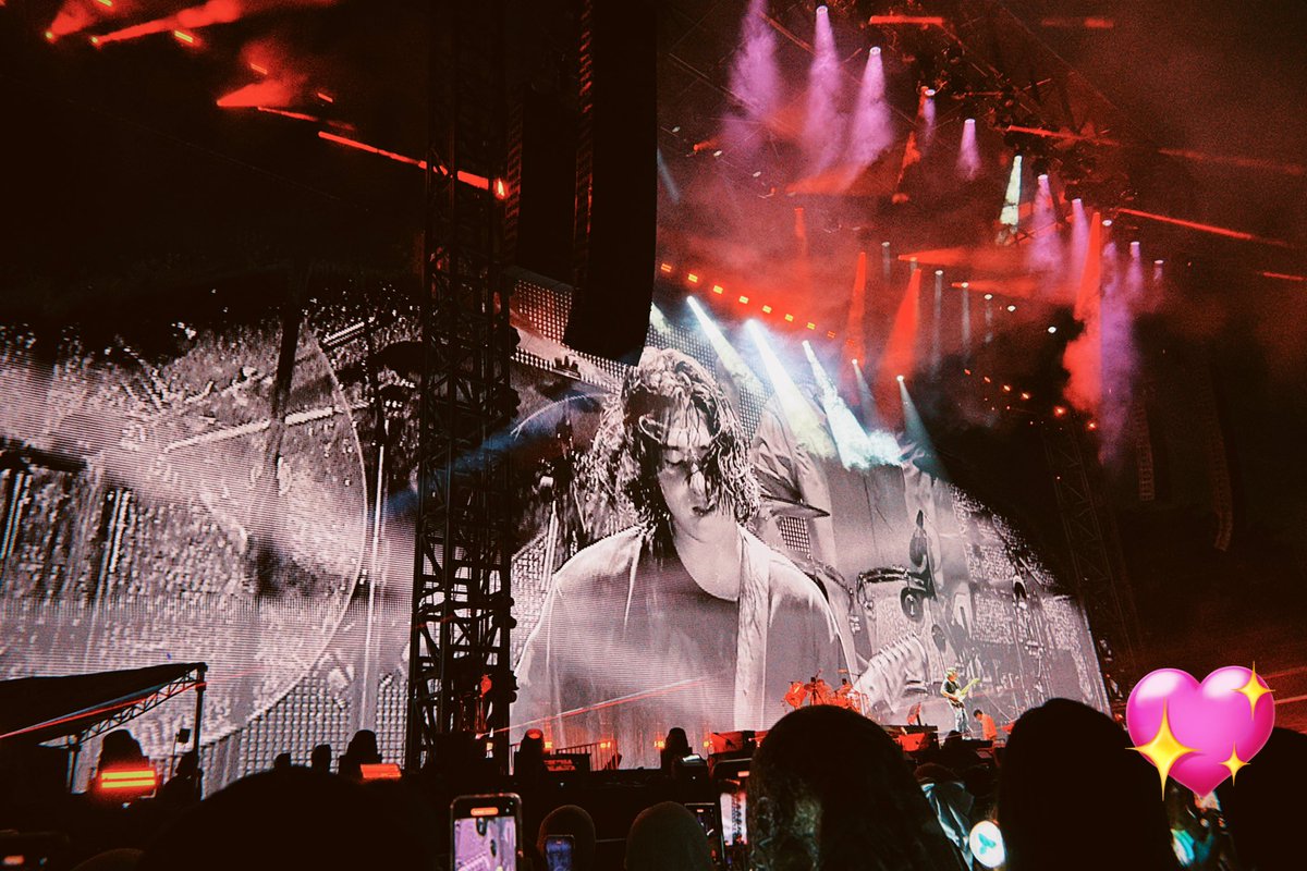 Floreysea's tweet image. Rockstar🤘