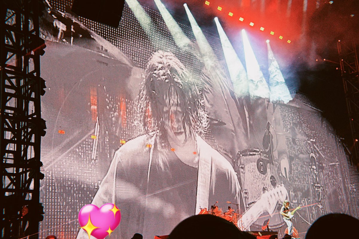 Floreysea's tweet image. Rockstar🤘