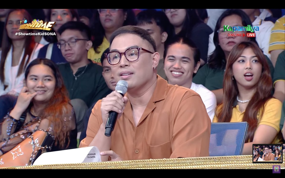 maddcreativesph's tweet photo. Ang huradong lagi namin inaabangan ang comments! 
@jedmadela
#ShowtimeKidSONA https://t.co/xiWTw0ePfh