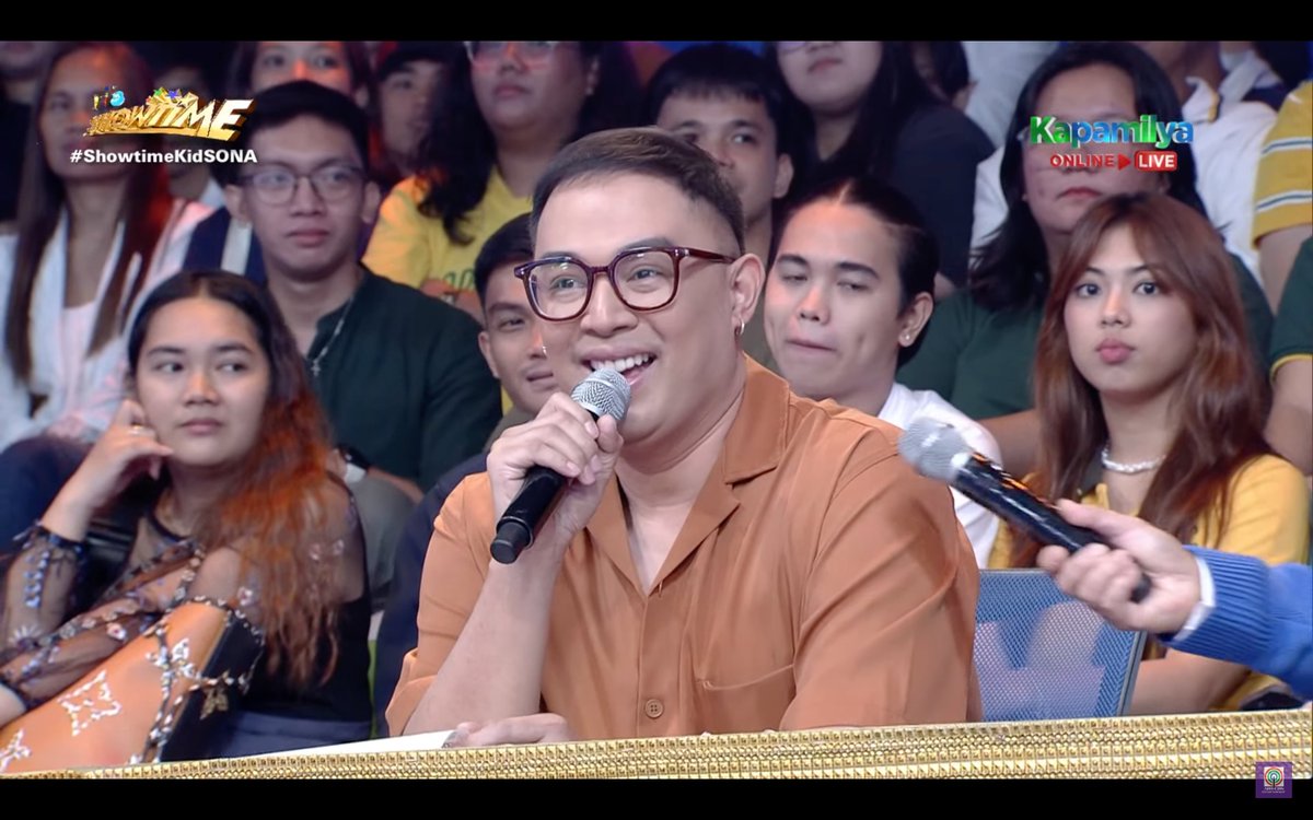 maddcreativesph's tweet photo. Ang huradong lagi namin inaabangan ang comments! 
@jedmadela
#ShowtimeKidSONA https://t.co/xiWTw0ePfh