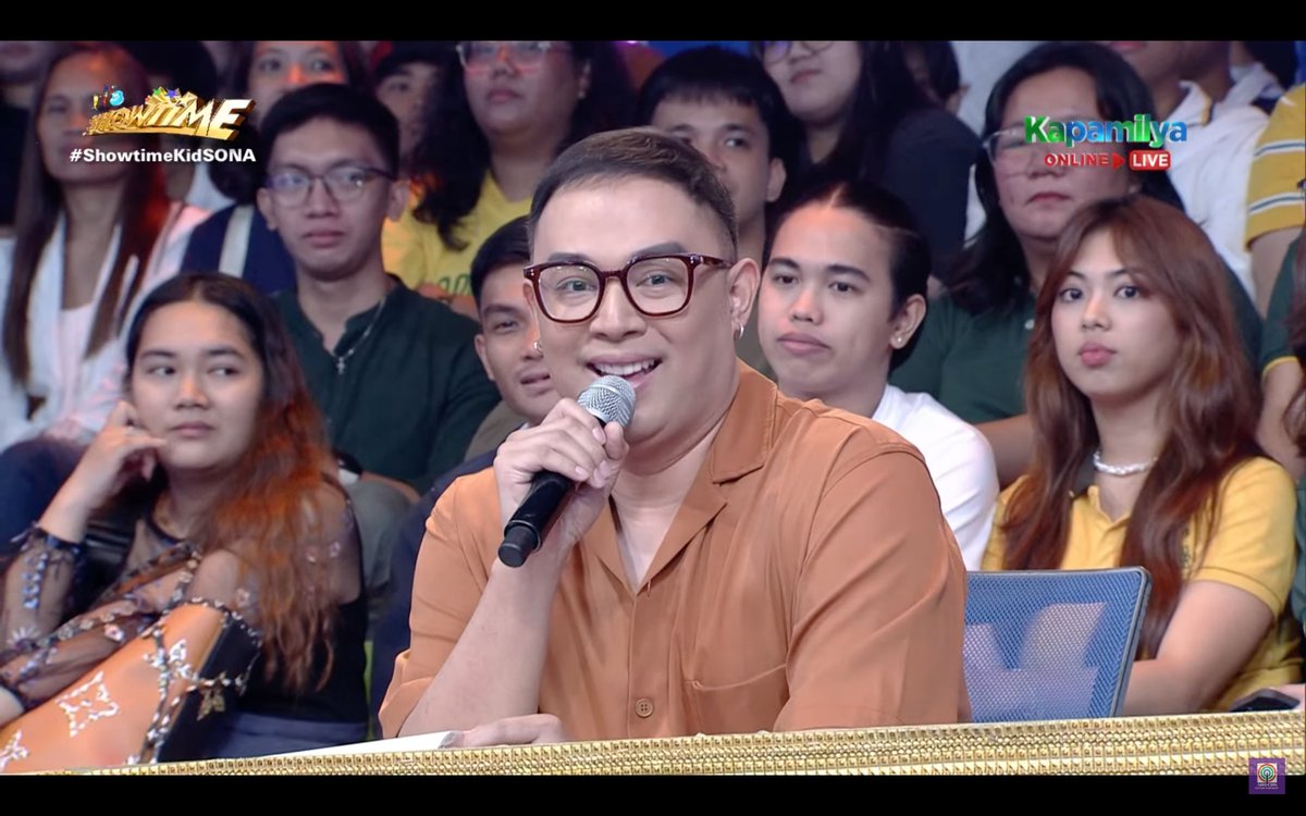 maddcreativesph's tweet photo. Ang huradong lagi namin inaabangan ang comments! 
@jedmadela
#ShowtimeKidSONA https://t.co/xiWTw0ePfh