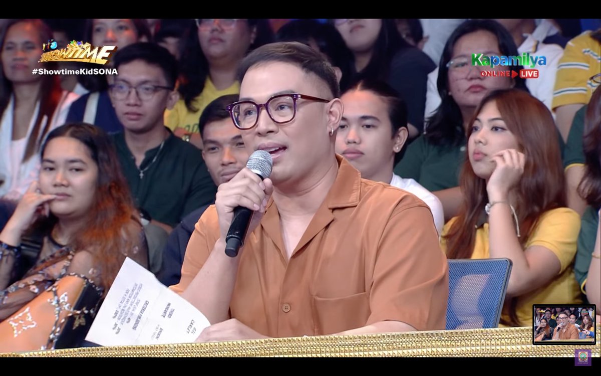maddcreativesph's tweet photo. Ang huradong lagi namin inaabangan ang comments! 
@jedmadela
#ShowtimeKidSONA https://t.co/xiWTw0ePfh