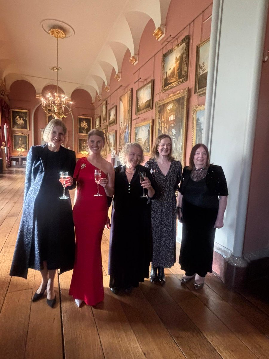 Sarah Gristwood (@sarahgristwood) on Twitter photo What a hurrah of historians - and what a house! Private dinner in Castle Howard last night for AWT. <a href="/TracyBorman/">Tracy Borman OBE</a>, <a href="/NicolaTallis/">Dr Nicola Tallis</a>, <a href="/hrcastor/">Helen Castor</a> and <a href="/AlisonWeirBooks/">Alison Weir</a> . What a hurrah of historians - and what a house! Private dinner in Castle Howard last night for AWT. <a href="/TracyBorman/">Tracy Borman OBE</a>, <a href="/NicolaTallis/">Dr Nicola Tallis</a>, <a href="/hrcastor/">Helen Castor</a> and <a href="/AlisonWeirBooks/">Alison Weir</a> .