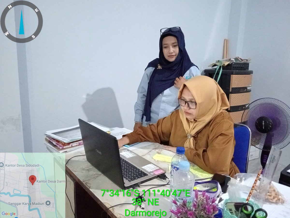 anikyuniastuti1's tweet photo. Fasilitasi Indeks Desa dalam mempersiapkan dokumen pendukung yang harus dikumpulkan oleh tim kegiatan Indeks Desa Darmorejo
#IndeksDesa
#TPPBersamaMenteriDesa
#PendampingDesa
#PantauAbsensi
@kemendespdt
@YandriSusanto https://t.co/t2uPHHRgzg