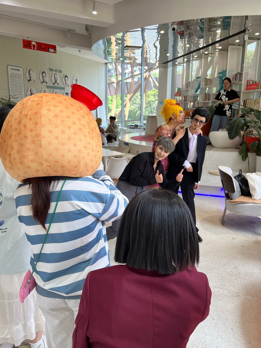 完全可以说是连续剧的一组照片