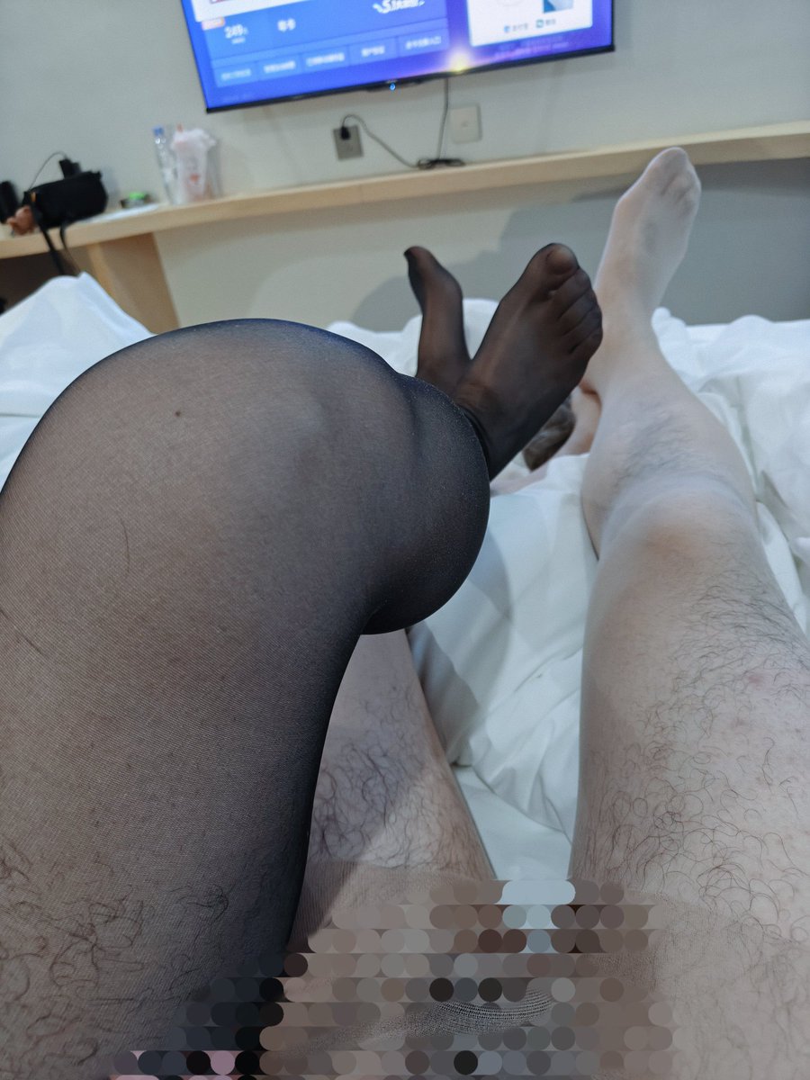 喜欢丝袜的攻 tweet media