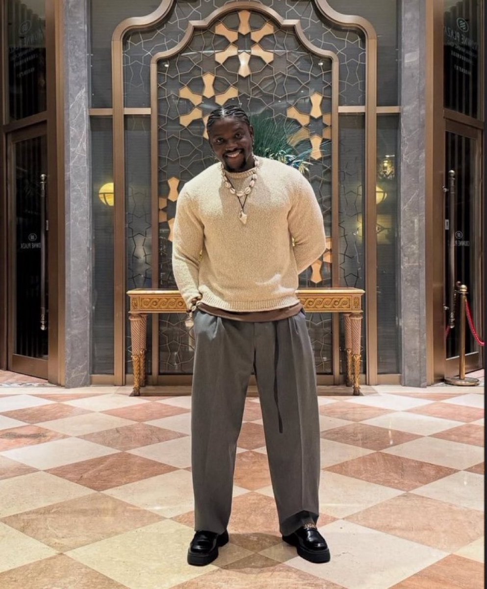 EFCC is trending because:
It’s over 48 hours and the EFCC is yet to give a statement on verydarkman arrest!! 

Nigerians are asking to know why he was arrested and for him to be freed immediately