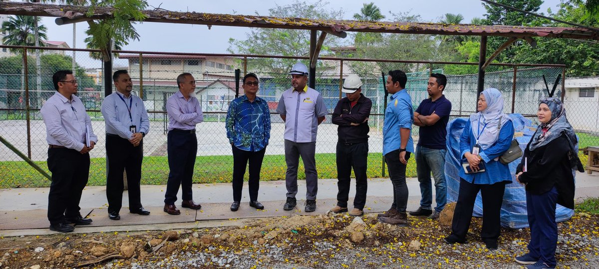 CKBA2 JKR (@ckba2_jkr) on Twitter photo LAWATAN PEMANTAUAN PROJEK OLEH KETUA PENGARAH MARA KE PROJEK DI KPM BERANANG, SELANGOR
Tarikh: 28 April 2025
<a href="/moworksmy/">Kementerian Kerja Raya Malaysia</a>
<a href="/IPJKR_Official/">JKR Malaysia Rasmi</a>
<a href="/RoslanisE/">Roslan bin Ismail</a>
<a href="/TkpkrBangunan/">PEJABAT TKPKR (Sektor Bangunan)</a>
<a href="/IEsa2018/">IbrahimEsa2018</a>
<a href="/Shahrom_007/">Mohd Shahrom</a>
<a href="/Ar_Azman_5167/">Ar AzmanHashim</a>
<a href="/BaizuraSBMN/">Siti Baizura binti Mohamad Noor</a> LAWATAN PEMANTAUAN PROJEK OLEH KETUA PENGARAH MARA KE PROJEK DI KPM BERANANG, SELANGOR
Tarikh: 28 April 2025
<a href="/moworksmy/">Kementerian Kerja Raya Malaysia</a>
<a href="/IPJKR_Official/">JKR Malaysia Rasmi</a>
<a href="/RoslanisE/">Roslan bin Ismail</a>
<a href="/TkpkrBangunan/">PEJABAT TKPKR (Sektor Bangunan)</a>
<a href="/IEsa2018/">IbrahimEsa2018</a>
<a href="/Shahrom_007/">Mohd Shahrom</a>
<a href="/Ar_Azman_5167/">Ar AzmanHashim</a>
<a href="/BaizuraSBMN/">Siti Baizura binti Mohamad Noor</a>