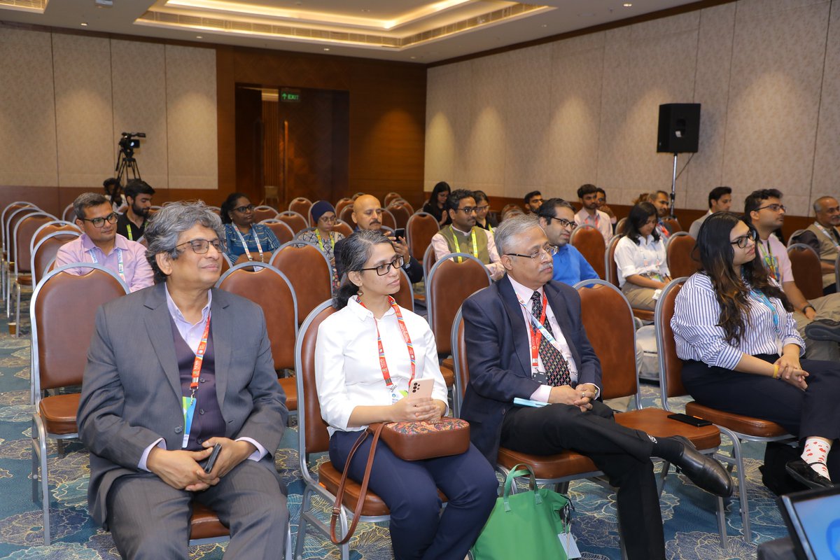KCDH_A's tweet image. As part of the @whsnewdelhi2025 KCDH-A, hosted a provocative panel discussion titled “Do We Need a Master's in Digital Health?”
The session brought together leading academics, public health practitioners, and technologists to explore the #digitalhealth in higher #education.