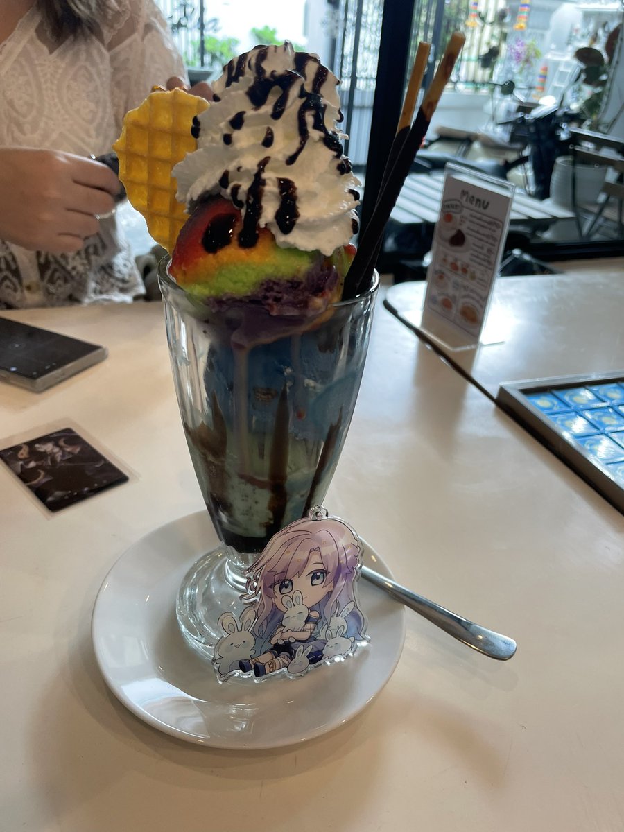 whitespray's tweet image. อร่อยไหม #LunyMoment @Selene_ARP