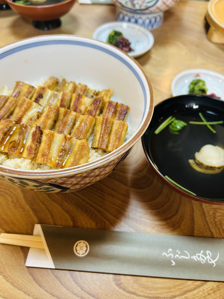 teko_teko_A's tweet image. 3時間待ったあなごめし💦
美味しかった😋♡
レモンスカッシュも揚げもみじまんじゅうもお好み焼きもサイコー✨
#厳島神社
#宮島 #広島 #あなごめし #ふじたや
#レモンシロップ #GEBURA #お好み焼き