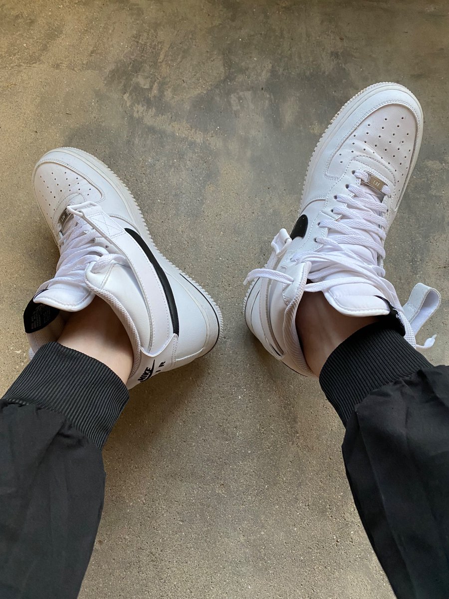 sneaker like tweet media