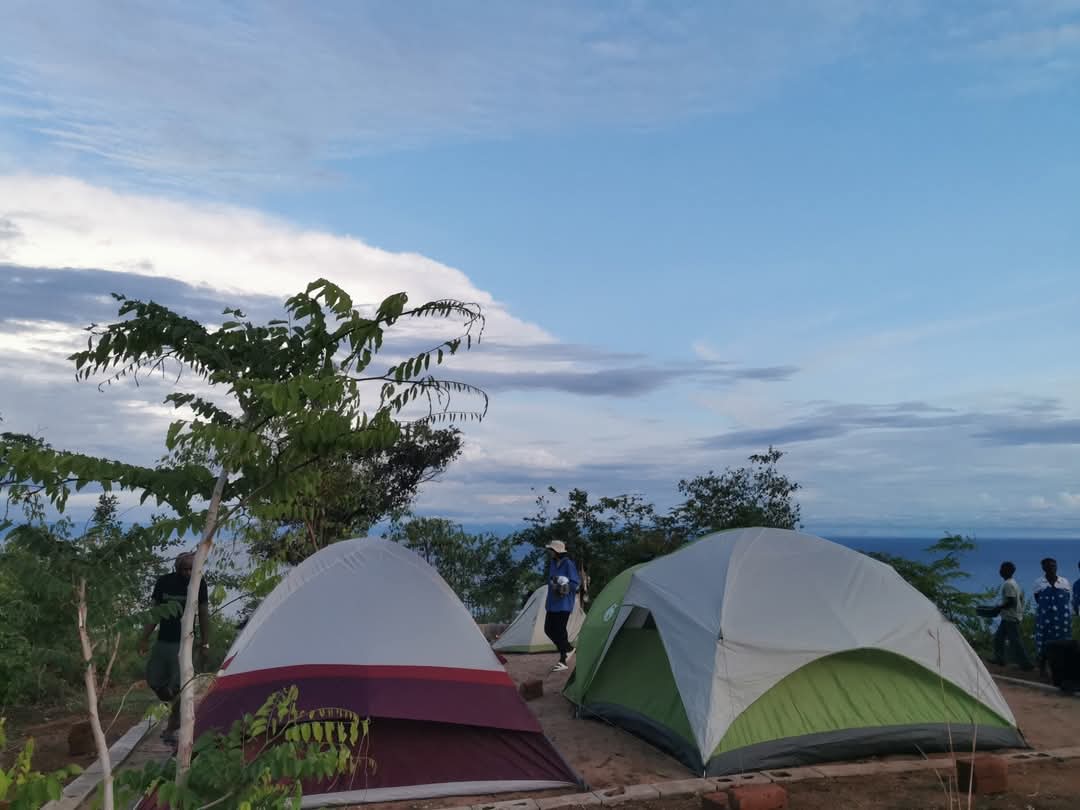 Isn’t Malawi magical?

Nkhombwa Campsite in Mlowe serves up epic views along the Tcharo-Livingstonia Trail.  pure adventure!

adventureswithcolbymw.com