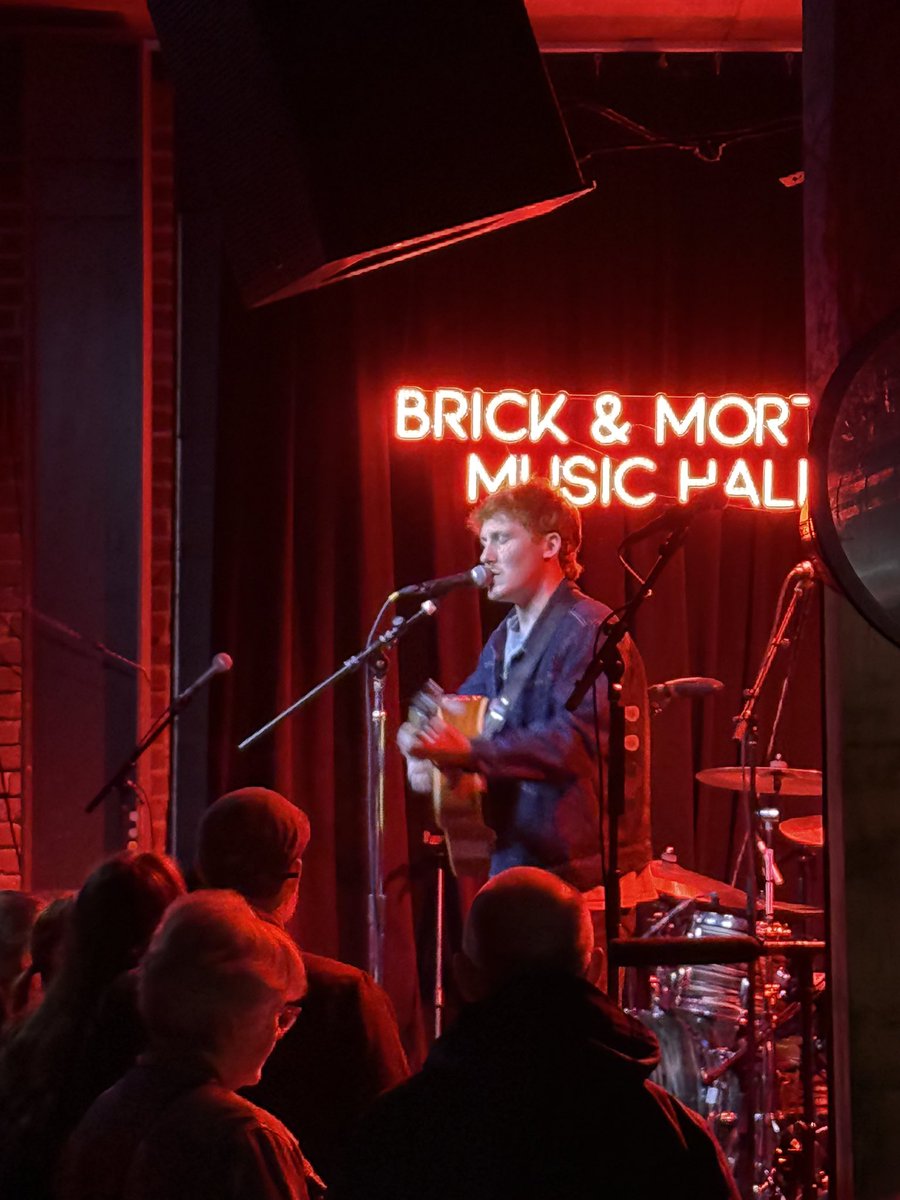_charliebishop's tweet image. Opened for the Irish folk rock legends @KingfishrBand tonight. Probably the biggest night so far for me.
Feeling grateful and excited to be alive.
More to come.