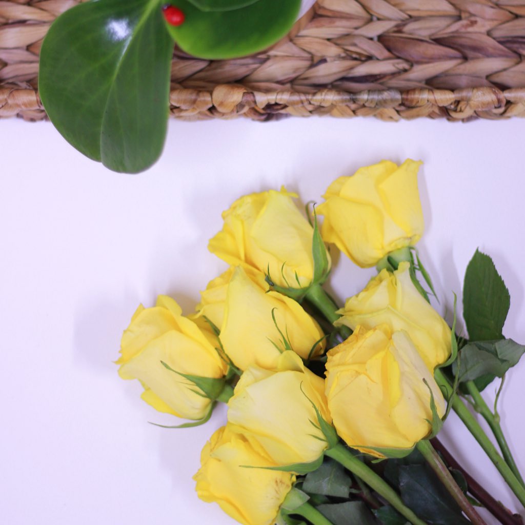 أمورنا مرتبة في السماء
نظن أننا نختار ....ثم تأتي
       ﴿ كُنْ فَيَكون﴾
ونعرف أننا لا نملك من أمورنا شيء
  لن ينسَ الله خيرًا قدمته
    ولا همًا فرّجته
ولا عيناً كادت أن تبكي فأسعدتها 
عش حياتك على تقبل عطايا الرحمن  راضيًا مبتسمًا...