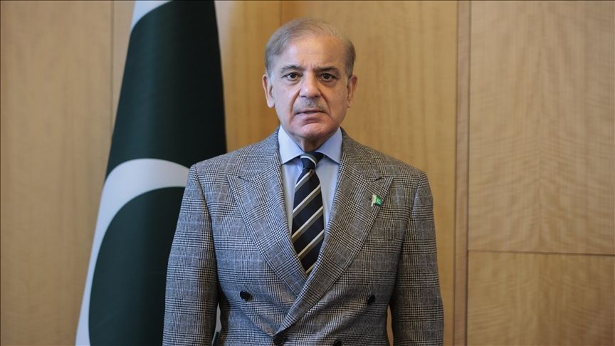Perdana Menteri Pakistan, Shehbaz Sharif menangguhkan lawatan rasmi beliau ke Malaysia, Jumaat ini susulan ketegangan yang timbul selepas insiden serangan di Kashmir baru-baru ini

Perdana Menteri, Datuk Seri Anwar Ibrahim, berkata perkara itu dimaklumkan oleh rakan sejawatnya