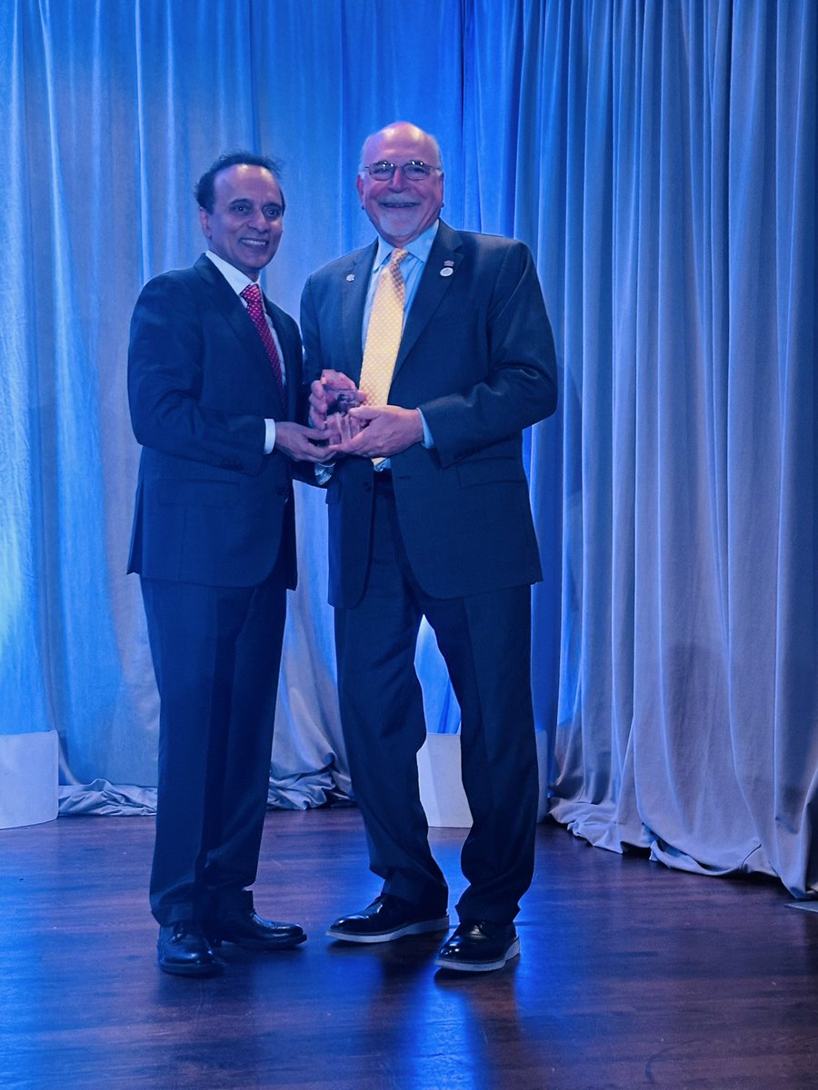 Mohammad Bilal, MD (@bilalmohammadmd) on Twitter photo Today at the <a href="/ASGEendoscopy/">ASGE GI Endoscopy</a> #CrystalAwards - <a href="/CUGastroHep/">CU Division of Gastroenterology and Hepatology</a> alongside the entire #endoscopy community celebrated the incredible #StevenEdmundowicz - master endoscopist, leader, educator & mentor 🔥🔥🔥
For the ASGE Distinguished Service Award
#DDW2025 <a href="/DDWMeeting/">Digestive Disease Week</a> Today at the <a href="/ASGEendoscopy/">ASGE GI Endoscopy</a> #CrystalAwards - <a href="/CUGastroHep/">CU Division of Gastroenterology and Hepatology</a> alongside the entire #endoscopy community celebrated the incredible #StevenEdmundowicz - master endoscopist, leader, educator & mentor 🔥🔥🔥
For the ASGE Distinguished Service Award
#DDW2025 <a href="/DDWMeeting/">Digestive Disease Week</a>