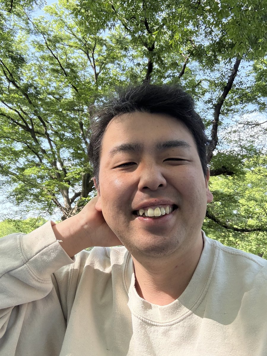プルーシート引いて公園で寝て起きたら
勝手に相席してた知らない人
#記憶の片隅モノマネ