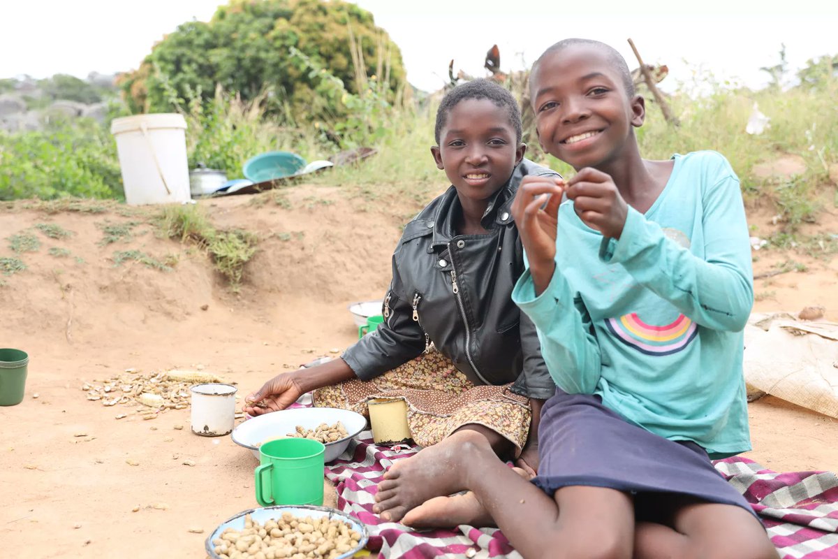 UNICEF ZIMBABWE (@unicefzimbabwe) on Twitter photo In 2024, <a href="/UNICEFZIMBABWE/">UNICEF ZIMBABWE</a> partnered with <a href="/WFP_Zimbabwe/">WFP Zimbabwe</a> to integrate nutrition into social protection under the Lean Season Assistance programme, reaching vulnerable children with MUAC screening & Care Groups.
🔗unicef.org/media/167651/f… In 2024, <a href="/UNICEFZIMBABWE/">UNICEF ZIMBABWE</a> partnered with <a href="/WFP_Zimbabwe/">WFP Zimbabwe</a> to integrate nutrition into social protection under the Lean Season Assistance programme, reaching vulnerable children with MUAC screening & Care Groups.
🔗unicef.org/media/167651/f…