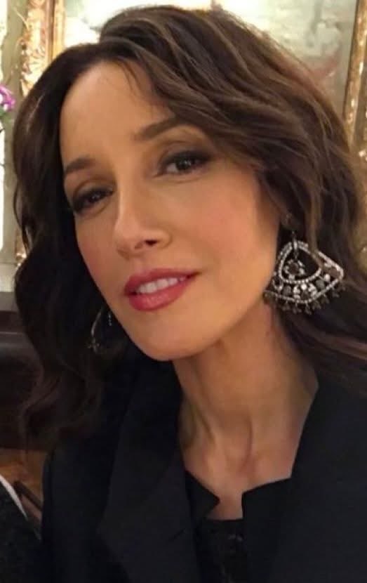 Just a glance …. 
Just a glance ….
Is sometimes all it takes ! 💜

Happy Bank Holiday Monday ! 🩵🇬🇧