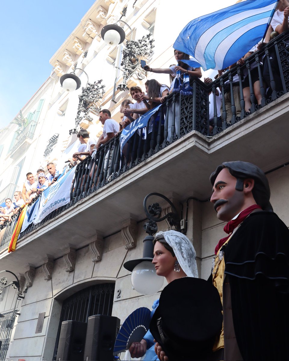 Gegants de Gràcia (@gegantsdegracia) on Twitter photo 💙🤍 #Gràcia està de celebració! Els primers equips del <a href="/CEEuropa/">Club Esportiu Europa</a> han guanyat la lliga i han aconseguit l'ascens a 1a RFEF! Enhorabona, campions i campiones!
Els #Gegants, com a representants del Districte, han sortit a presidir la recepció oficial!
EUROPA, SEMPRE ENDAVANT! ⚽️ 💙🤍 #Gràcia està de celebració! Els primers equips del <a href="/CEEuropa/">Club Esportiu Europa</a> han guanyat la lliga i han aconseguit l'ascens a 1a RFEF! Enhorabona, campions i campiones!
Els #Gegants, com a representants del Districte, han sortit a presidir la recepció oficial!
EUROPA, SEMPRE ENDAVANT! ⚽️