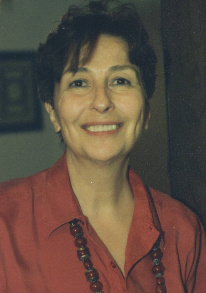 Türk edebiyatının kıymetli kalem sâhiplerinden yazar Emine Işınsu'nun vefatının sene i devriyesinde rahmetle yâd ediyor ruhuna fâtihalar yolluyoruz.
#emineışınsu #edebiyat #roman