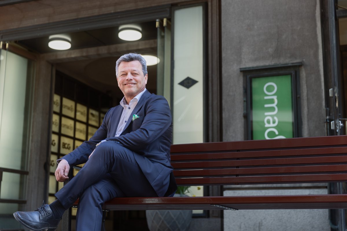 Osavuosikatsauksemme on julkaistu. Korkeat kulut ja markkinakorkojen lasku painoivat odotetusti tulosta, työ OmaSp:n vahvistamiseksi jatkuu. OmaSp:n taloudellinen asema on vakaa.

Tervetuloa seuraamaan tiedotustilaisuutta suorana tänään klo 11 alkaen: omasp.fi/sijoittajalle