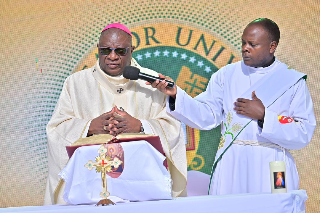 Kasese's Finest 🇺🇬 (@karothk256) on Twitter photo “I am happy that you once again invited me to kickstart this function with a prayer, a big statement that this institution (<a href="/KingCeasorUni/">King Ceasor University</a> ) values God. I would like to inform you that I have brought God’s blessings to this congregation.” Archbishop Paul Ssemogerere “I am happy that you once again invited me to kickstart this function with a prayer, a big statement that this institution (<a href="/KingCeasorUni/">King Ceasor University</a> ) values God. I would like to inform you that I have brought God’s blessings to this congregation.” Archbishop Paul Ssemogerere