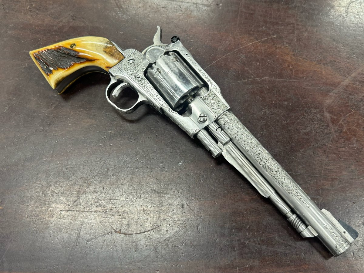 CleaverFirearms's tweet photo. A One Off Exquisite Ruger Old Army 45cal Black Powder Engraved by Phil Vinnicombe, Stainless Steel with Stag Grips...

#ruger #oldarmy #45cal #capnball #blackpowder #staggrips #stainlesssteel #engraved #rarearms #collectors #singleaction #rangeready #onofakind #madeinusa https://t.co/k4OXJuV5RY