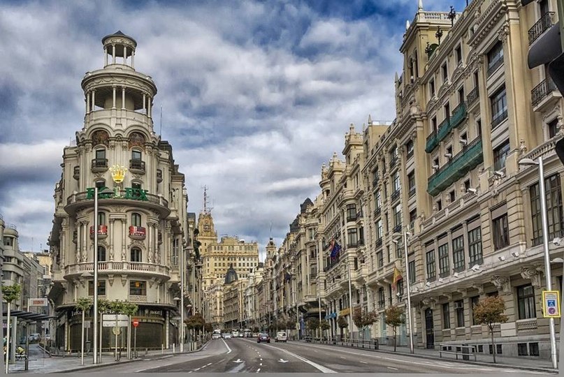 gozARTE's tweet image. TAL DÍA COMO HOY... En 1846 nació Federico #Chueca, uno de nuestros más grandes compositores de zarzuelas. Con 40 años estrenó su obra más famosa, "La Gran Vía", una de las más representativas del llamado "género chico". Por cierto, ¿de dónde viene eso de género chico? Pues de