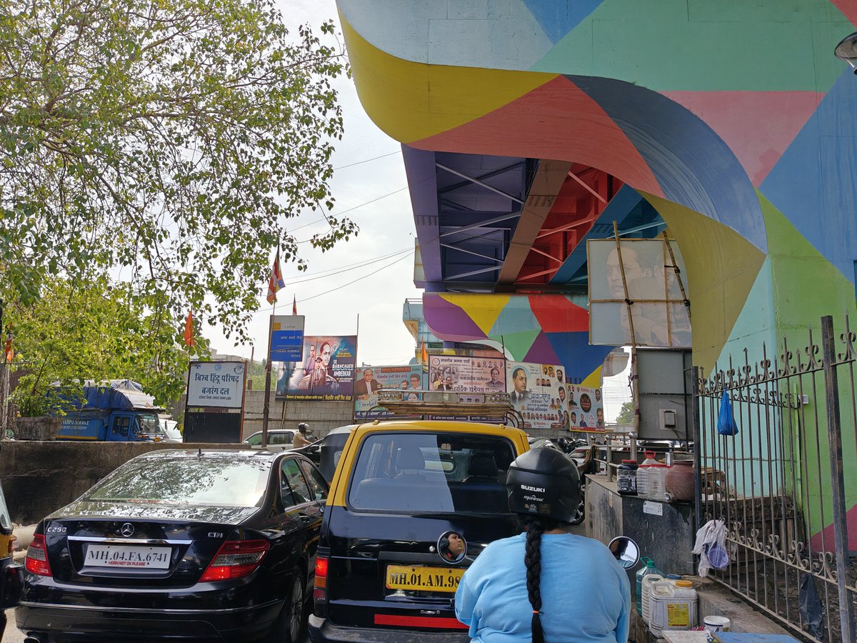 BIRDMAN_AMIT's tweet photo. Dear @MTPHereToHelp @mybmcWardHW @mybmc what's going on under Milan Subway. Who has #ghapchaoed the entire side of the road???? Any ideas @ShelarAshish is it your #votebank FYI too @zoru75 @richapintoi @area_civicissue @TOIMumbai https://t.co/C4DxkVtdTt