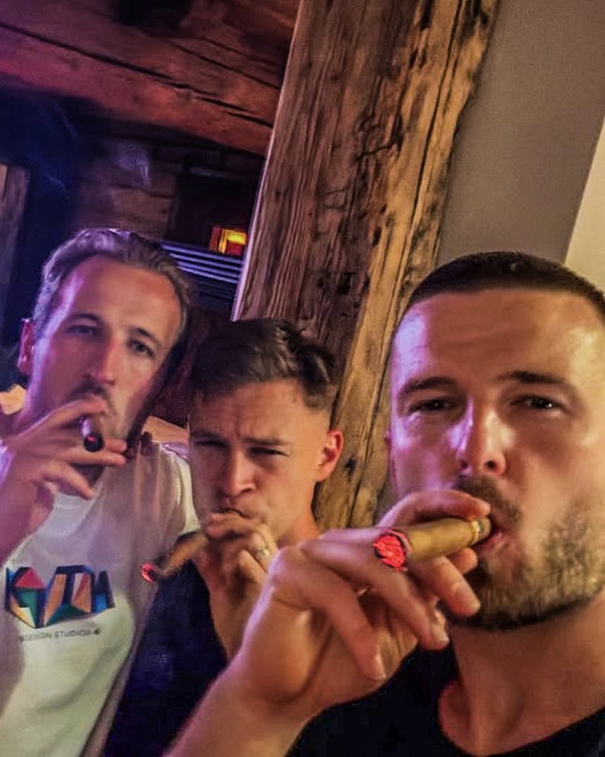 Kane, Kimmich &amp; Dier. 🚬🏆