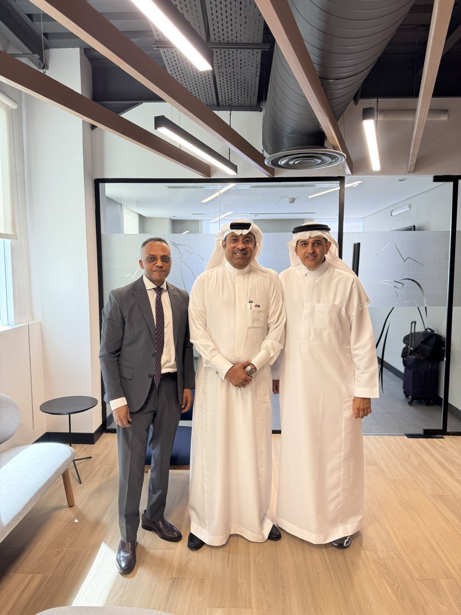 حســين فـقـيه (@hussainfakieh) on Twitter photo New office opening..glad to meet this great personalities Dr. Abdullah Bin Mafouz and Mr. Odd Gleditsch d.y.  Jotun Middle East, India and Africa (MEIA) New office opening..glad to meet this great personalities Dr. Abdullah Bin Mafouz and Mr. Odd Gleditsch d.y.  Jotun Middle East, India and Africa (MEIA)