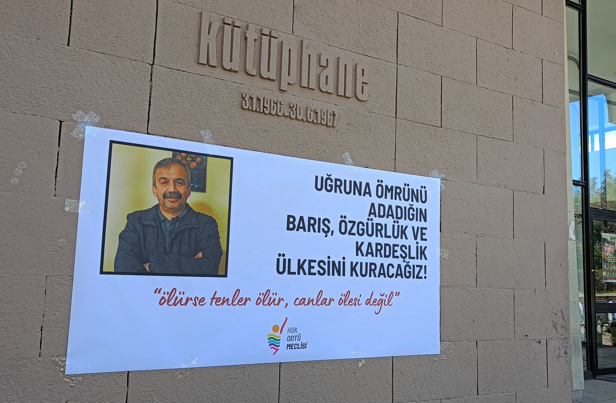 Uğruna ömrünü adadığın barış, özgürlük ve kardeşlik ülkesini kuracağız!

"ölürse tenler ölür, canlar ölesi değil"

#SırrıSüreyyaÖnder