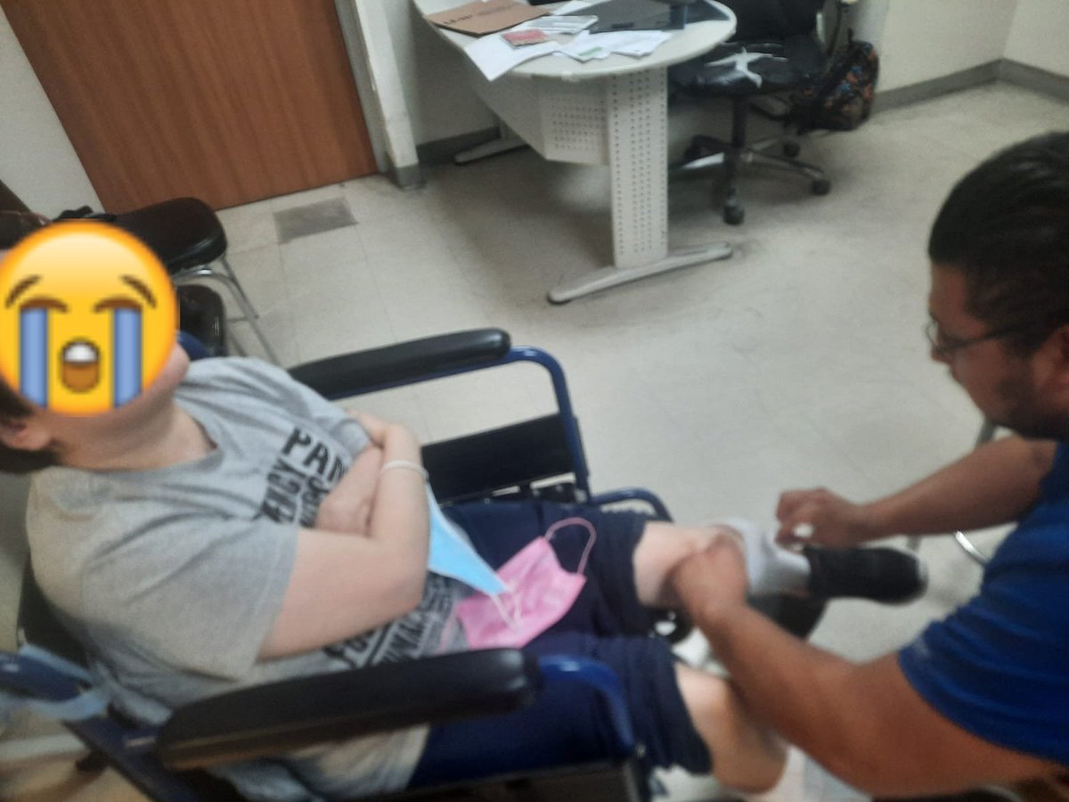 Duele mucho que te inyecten en la rodilla 😭